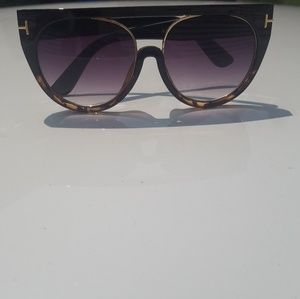 Flat top black and brown print sunglasses